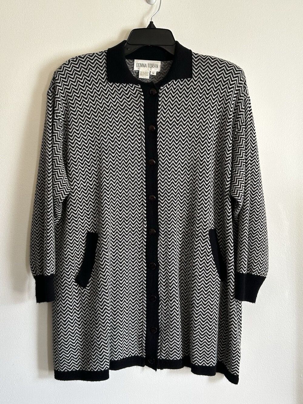 Vintage 80s Donna Toran black and white chevron-patterned knit cardigan sweater